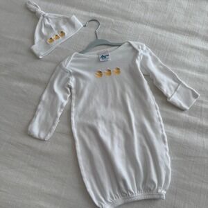 Baby Jay Newborn White Cotton Sleeper Gown and Beanie Set Yellow Duck Embroidery
